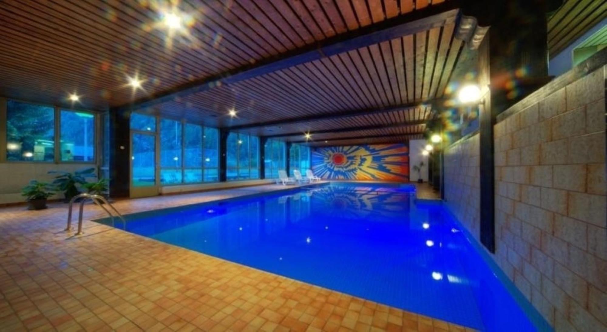 Moderne Dachwohnung Nähe Zermatt mit Balkon Täsch Exterior foto